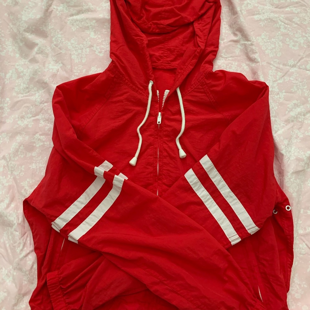 🎈red cropped windbreaker🎈